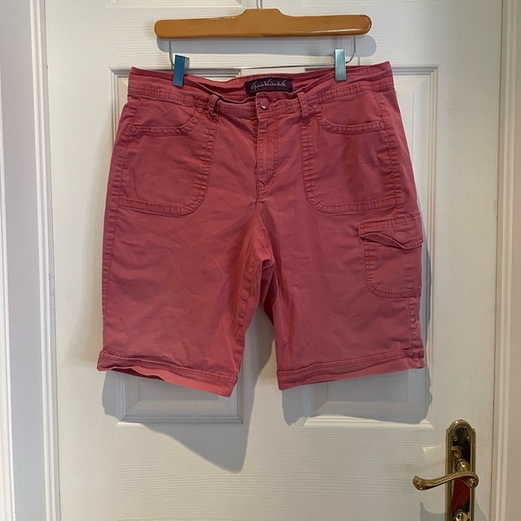 Gloria Vanderbilt Pants - Women’s pink shorts